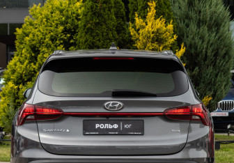Подержанный автомобиль Hyundai Santa Fe 2020 года (19 фото)