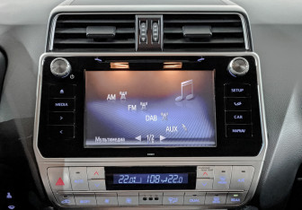 Подержанный автомобиль Toyota Land Cruiser Prado 2019 года (17 фото)