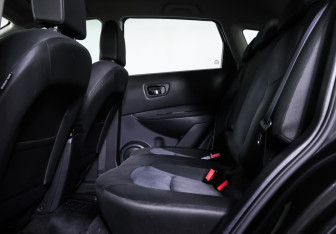 Подержанный автомобиль Nissan Qashqai 2011 года (11 фото)