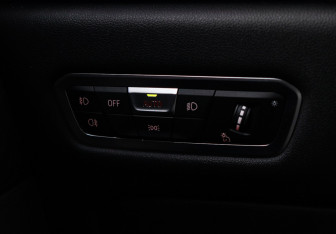 Подержанный автомобиль BMW X7 2021 года (32 фото)