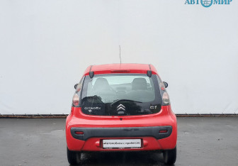 Подержанный автомобиль Citroen C1 2010 года (6 фото)
