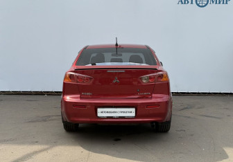 Подержанный автомобиль Mitsubishi Lancer Sedan 2007 года (6 фото)