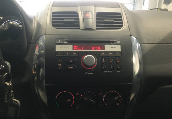 Подержанный автомобиль Suzuki SX4 Hatchback 2014 года (16 фото)