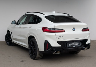 Подержанный автомобиль BMW X4 2023 года (27 фото)
