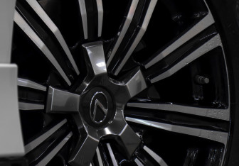 Подержанный автомобиль Lexus LX 2021 года (31 фото)