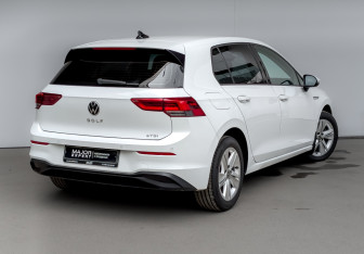 Подержанный автомобиль Volkswagen Golf Hatchback 2020 года (5 фото)