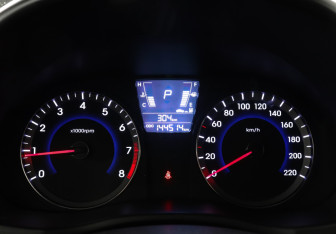 Подержанный автомобиль Hyundai Solaris Hatchback 2013 года (7 фото)