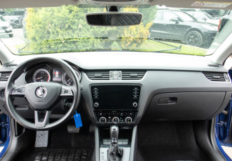 Подержанный автомобиль Skoda Octavia Liftback 2018 года (9 фото)