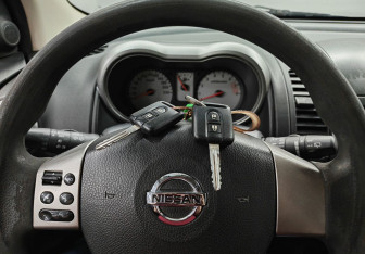 Подержанный автомобиль Nissan Note 2008 года (17 фото)