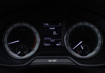 Подержанный автомобиль Skoda Octavia Liftback 2020 года (12 фото)