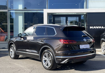Подержанный автомобиль Volkswagen Touareg 2019 года (7 фото)