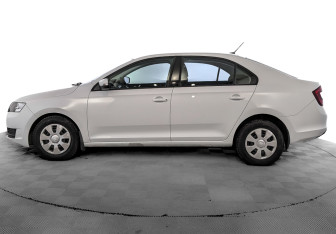 Подержанный автомобиль Skoda Rapid Liftback 2019 года (8 фото)