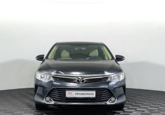 Подержанный автомобиль Toyota Camry Sedan 2016 года (2 фото)