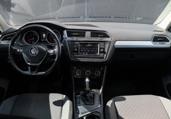 Подержанный автомобиль Volkswagen Tiguan 2017 года (10 фото)
