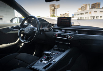 Подержанный автомобиль Audi A4 Sedan 2019 года (12 фото)