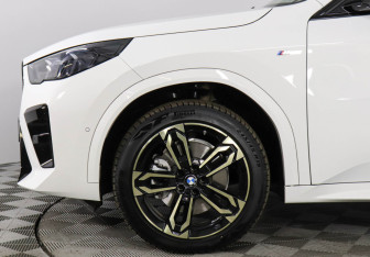 Подержанный автомобиль BMW X2 2024 года (8 фото)