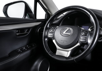 Подержанный автомобиль Lexus NX 2017 года (13 фото)