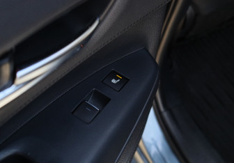 Подержанный автомобиль Toyota Corolla Sedan 2019 года (9 фото)