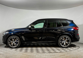 Подержанный автомобиль BMW X5 2019 года (5 фото)