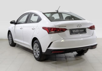 Подержанный автомобиль Hyundai Solaris Sedan 2022 года (7 фото)
