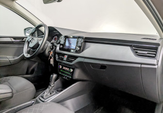Подержанный автомобиль Skoda Rapid Liftback 2022 года (11 фото)