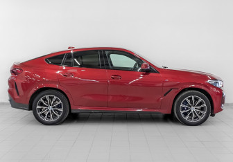 Подержанный автомобиль BMW X6 2020 года (4 фото)