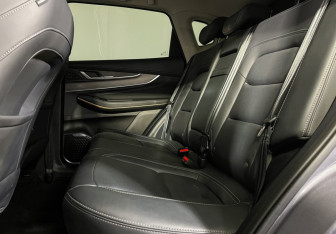 Подержанный автомобиль Exeed LX 2023 года (10 фото)