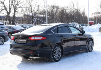 Подержанный автомобиль Ford Mondeo Sedan 2015 года (5 фото)