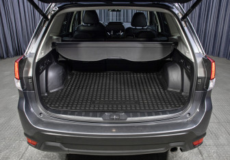 Подержанный автомобиль Subaru Forester Suv 2019 года (10 фото)