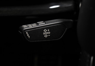 Подержанный автомобиль Audi Q8 2020 года (25 фото)