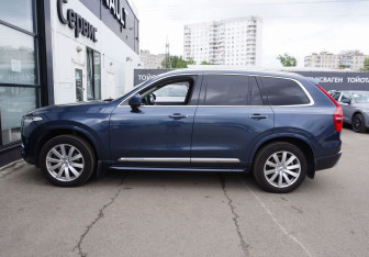 Подержанный автомобиль Volvo XC90 2019 года (8 фото)