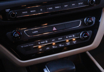 Подержанный автомобиль Kia Carnival 2020 года (23 фото)