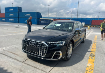 Новый Audi A8 2025 (4 фото)