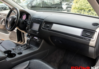 Подержанный автомобиль Volkswagen Touareg 2012 года (7 фото)