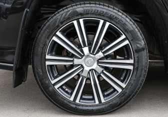 Подержанный автомобиль Lexus LX 2017 года (29 фото)