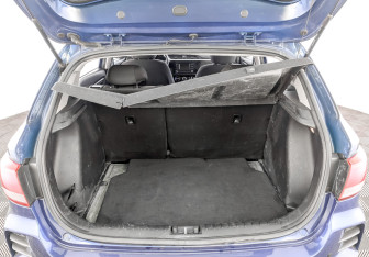 Подержанный автомобиль Kia Rio Hatchback 2021 года (10 фото)