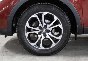 Подержанный автомобиль Renault Arkana 2019 года (24 фото)