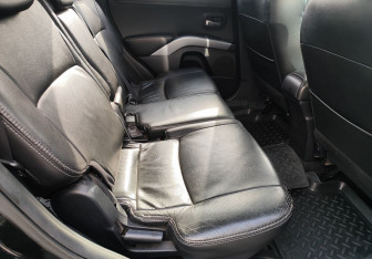 Подержанный автомобиль Mitsubishi Outlander 2011 года (11 фото)