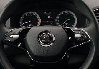 Подержанный автомобиль Skoda Karoq 2020 года (15 фото)