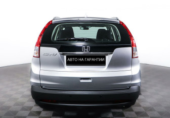 Подержанный автомобиль Honda CR-V 2014 года (6 фото)