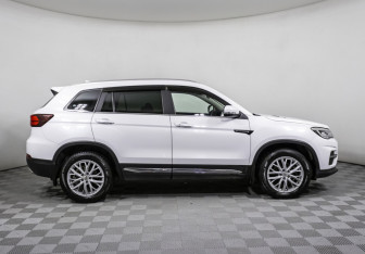 Подержанный автомобиль Changan CS75 2022 года (4 фото)