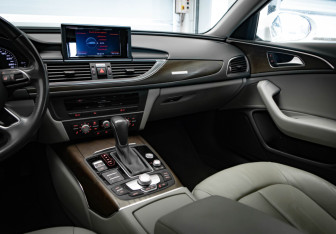 Подержанный автомобиль Audi A6 Wagon 2016 года (23 фото)