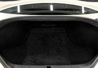 Подержанный автомобиль Infiniti Q70 2018 года (10 фото)