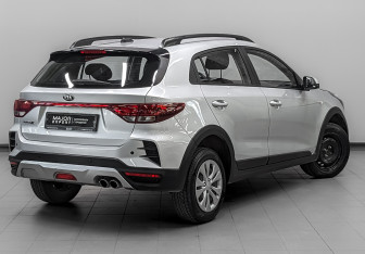 Подержанный автомобиль Kia Rio Hatchback 2021 года (5 фото)