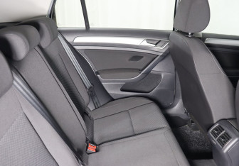 Подержанный автомобиль Volkswagen Golf Hatchback 2018 года (22 фото)