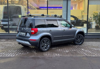 Подержанный автомобиль Skoda Yeti 2014 года (8 фото)
