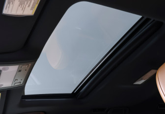 Подержанный автомобиль Lexus LX 2014 года (18 фото)