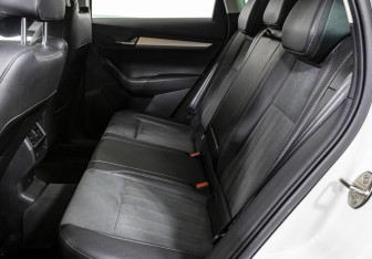 Подержанный автомобиль Skoda Karoq 2020 года (14 фото)