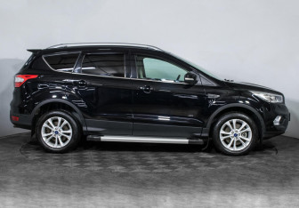 Подержанный автомобиль Ford Kuga 2018 года (4 фото)