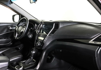 Подержанный автомобиль Hyundai Santa Fe 2013 года (8 фото)